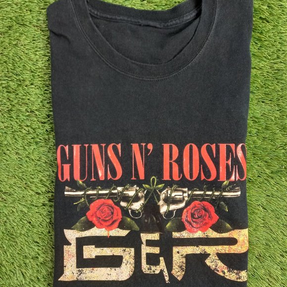 GUNS AND ROSES 06 tour concert tee - Picture 2 of 7
